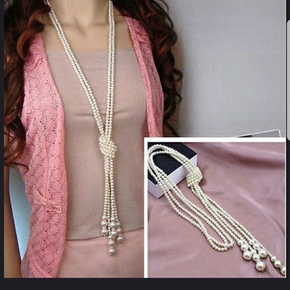 Jewelry - FLASH SALE! Beautiful Long faux pearl necklace